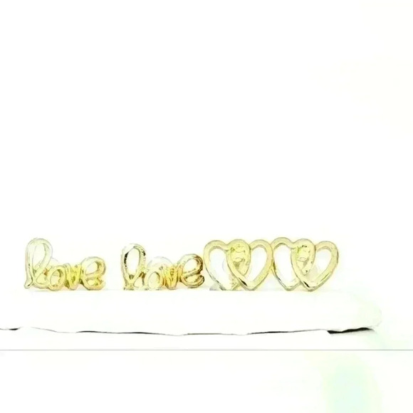 NWOT Exquisite 2 pairs of Earrings - Picture 1 of 3